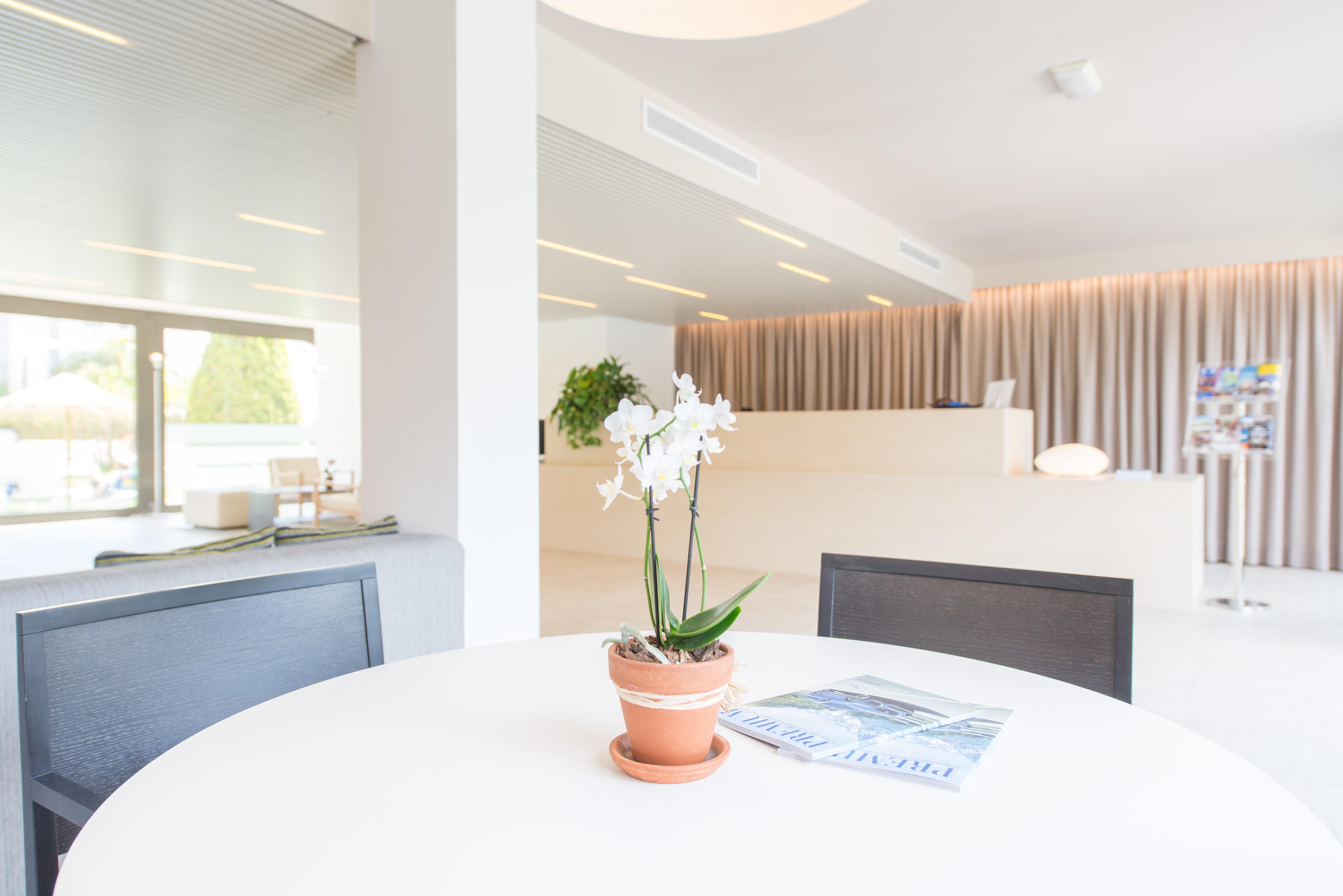 Atenea Park Suites & Apartments Vilanova i la Geltrú Exterior foto