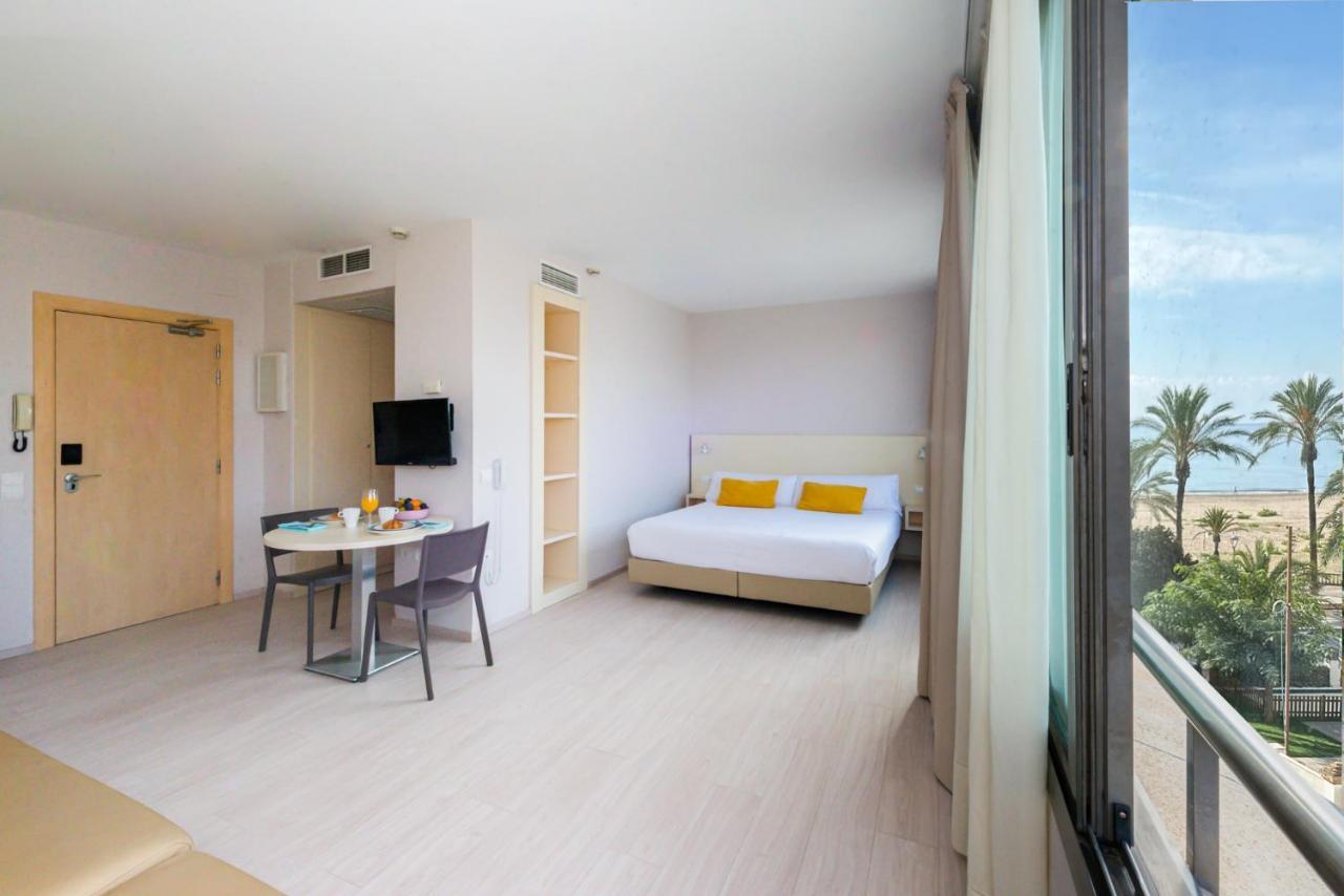 Atenea Park Suites & Apartments Vilanova i la Geltrú Exterior foto